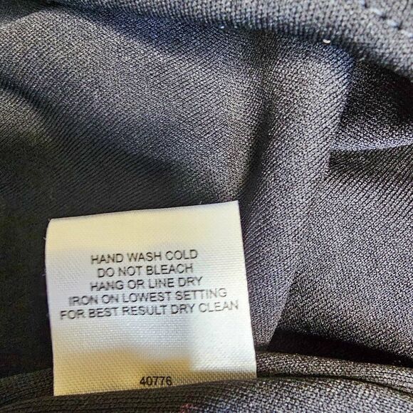 Romeo & Juliet Couture • Green Lace Open Back Dress Size M - Picture 8 of 8